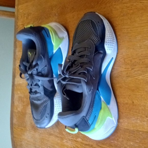 Puma Black and Gray Sneakers with Breathable Mesh - Picture 3 of 7